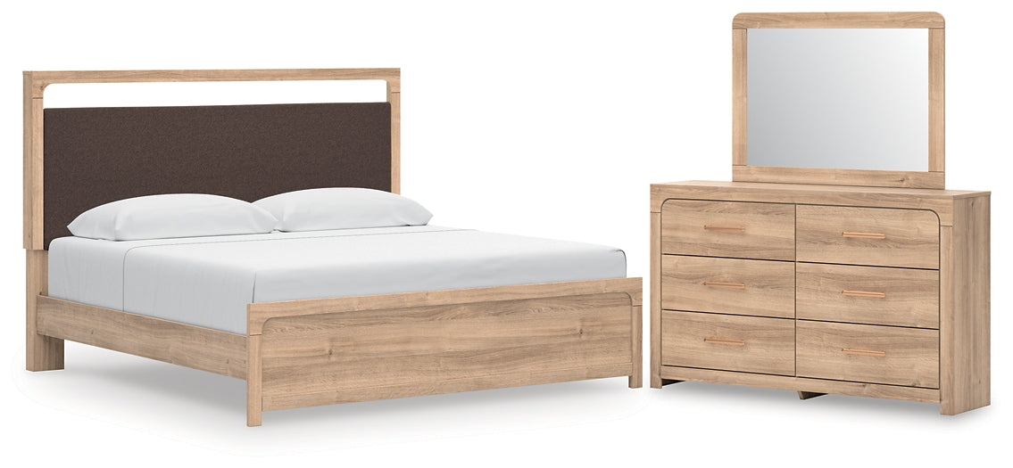 Kinlanni King Upholstered Platform Bed, Dresser and Mirror