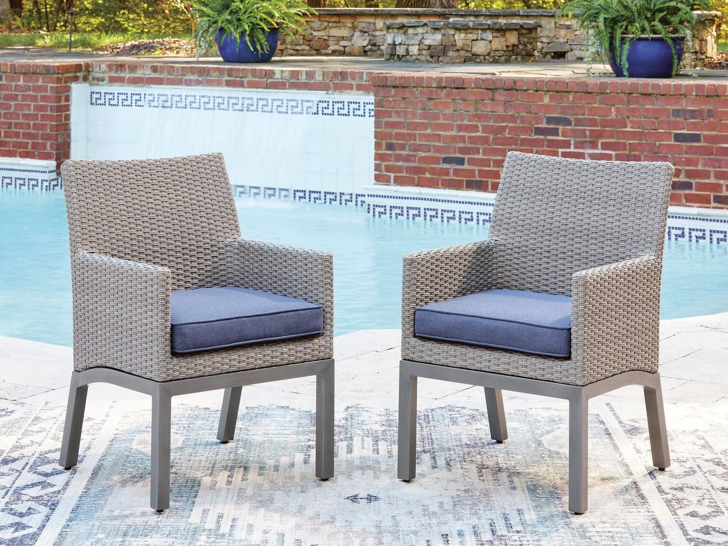Half Moon Beach Arm Chair With Cushion (2/CN)