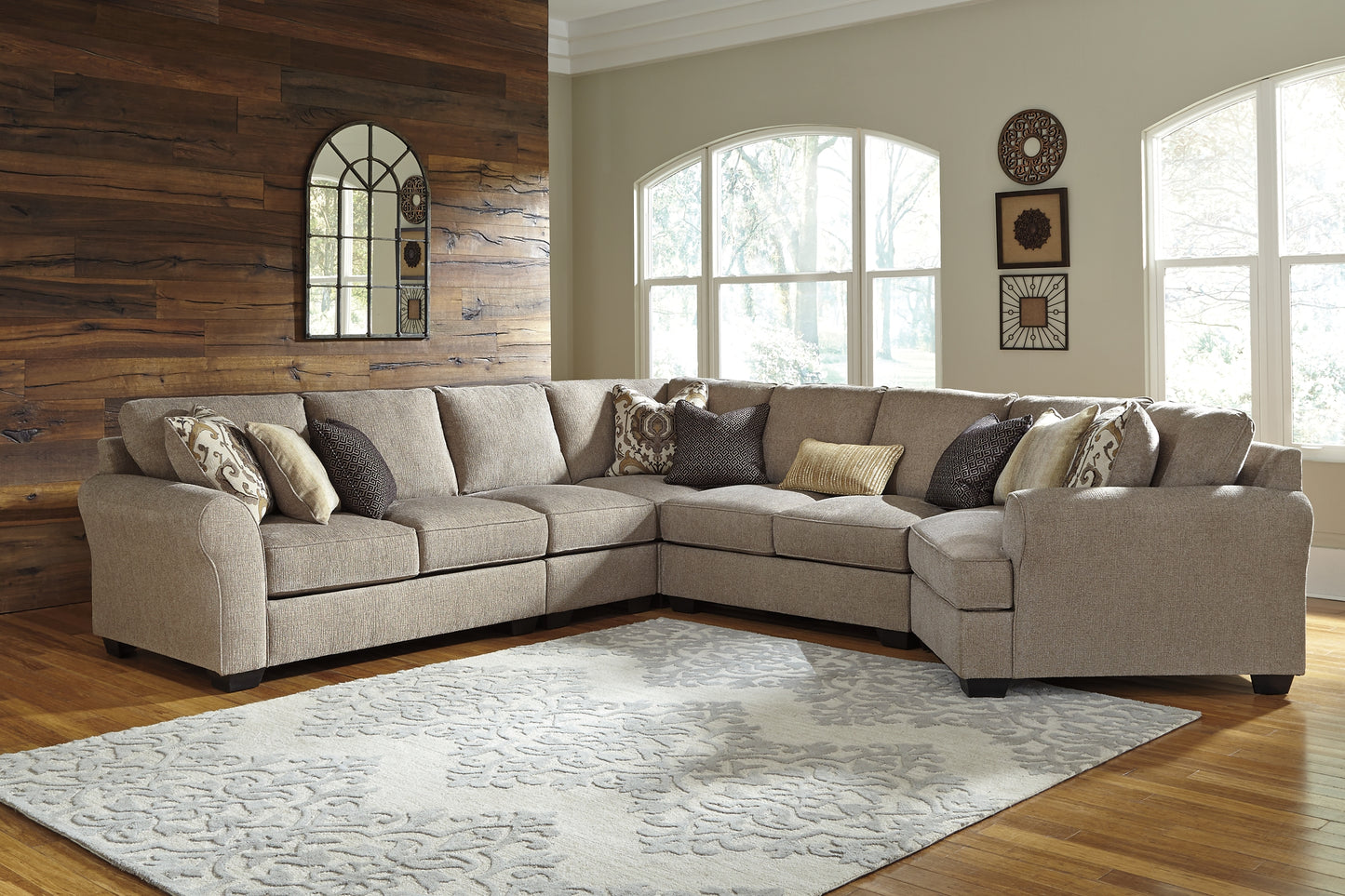 Pantomine 5-Piece Sectional with Cuddler